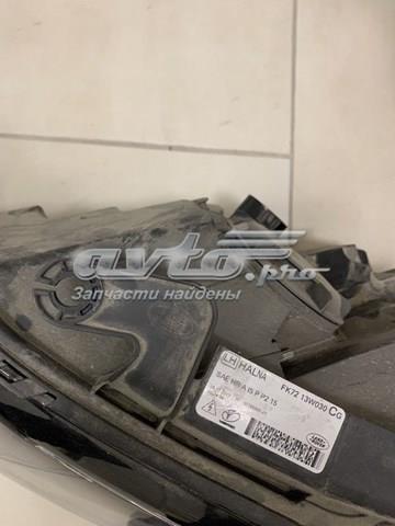 Купити LR137238 Land Rover Права блок фара