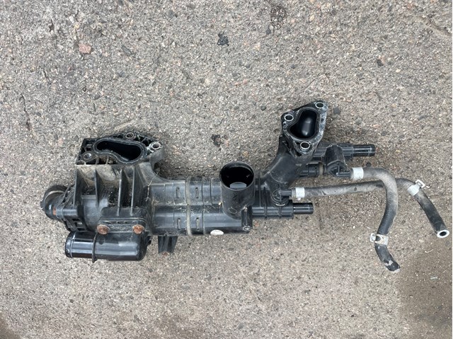 256003CAE0 Hyundai/Kia Водяний патрубок