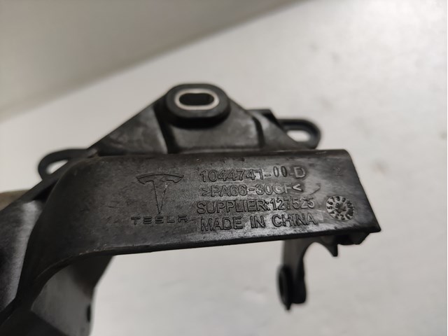  Tesla 104474100D