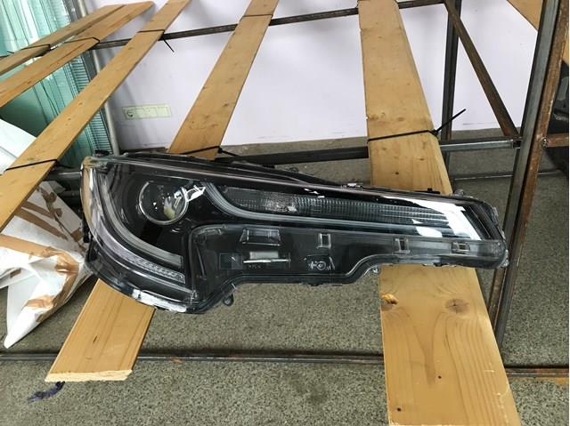 Фара правая Toyota 8111002S70 ціна, від 292.69 USD