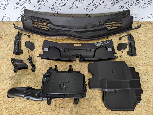 Кронштейн решітки радіатора A4478850236 Mercedes
