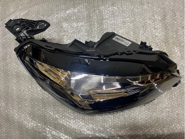 9823193880 Peugeot/Citroen Основна фара - вставка