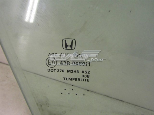 Скло передньої правої двері XYG GS3036D302 ціна, від 30.72 USD