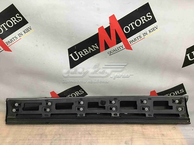 Молдинг передньої правої двері LR087419 Land Rover