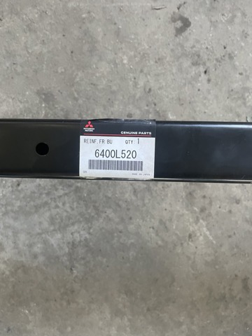 Шина бампера переднього Mitsubishi 6400L520 ціна, від 178.70 USD