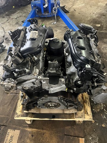 Двигун LR106166 Land Rover