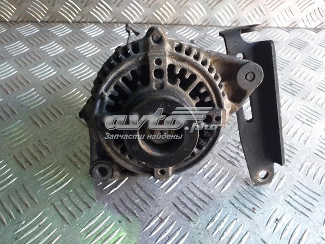 Генератор автомобільний Land Rover YLE102290