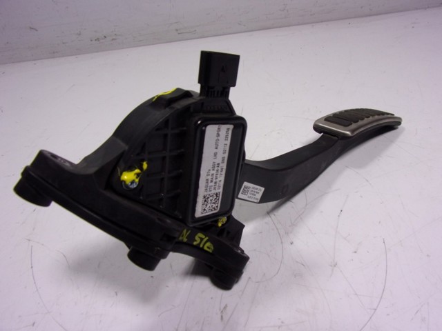 Підаль газу Land Rover LR072171 ціна, від 177.94 USD
