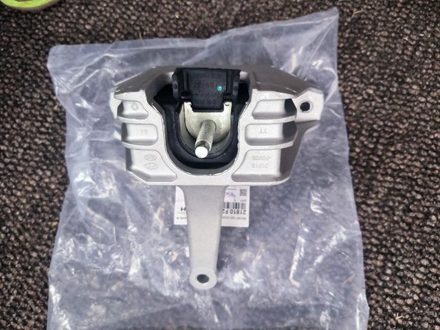Купити 21810F3100 Hyundai/Kia Подушка (опора) двигуна, права