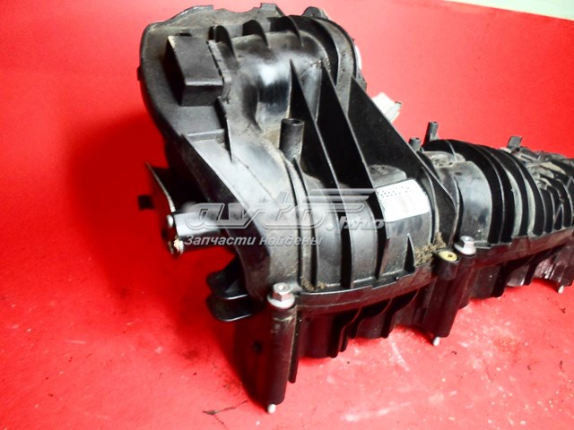 7798885 BMW Колектор впускний