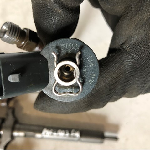 Форсунка паливна Bosch 445110259 ціна, від 42.28 USD