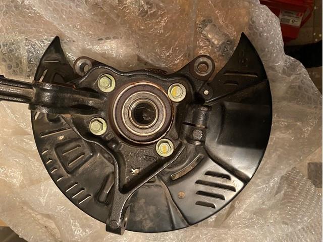 Цапфа - поворотний кулак передній, правий Subaru 28313AN02A ціна, від 111.73 USD