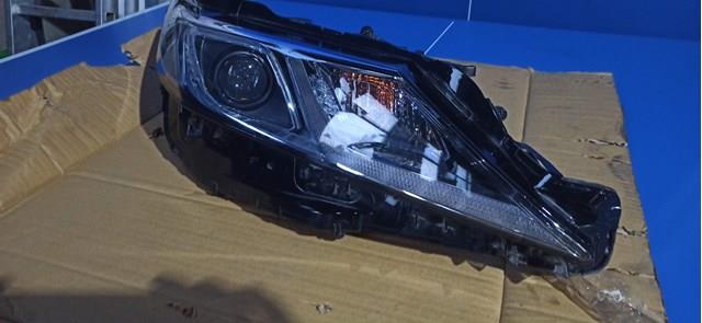 8111033G00 Toyota Фара передня права