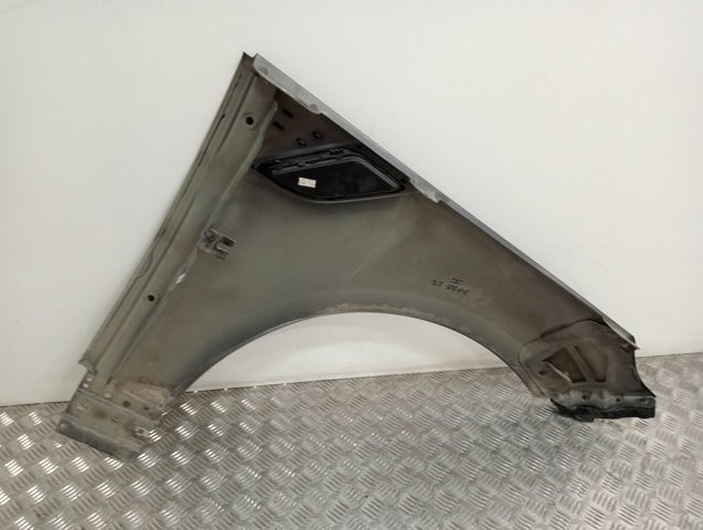 Ліве переднє крило Land Rover LR061824 ціна, від 181.95 USD