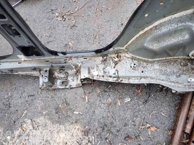 Отвір передніх правих дверей 68019176AB Chrysler