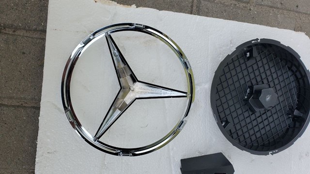 A0008176007 Mercedes Емблема решітки радіатора