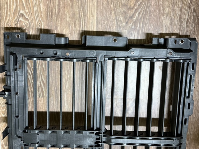 Жалюзі радіатора охолодження T30115P10A Mazda