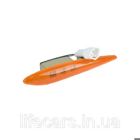 Повторювач повороту на крилі, лівий A133731010 Chery