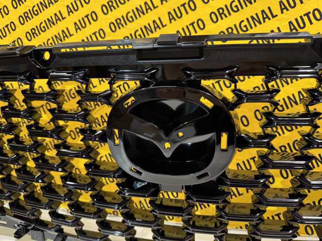 VA5150710B Mazda Решітка радіатора