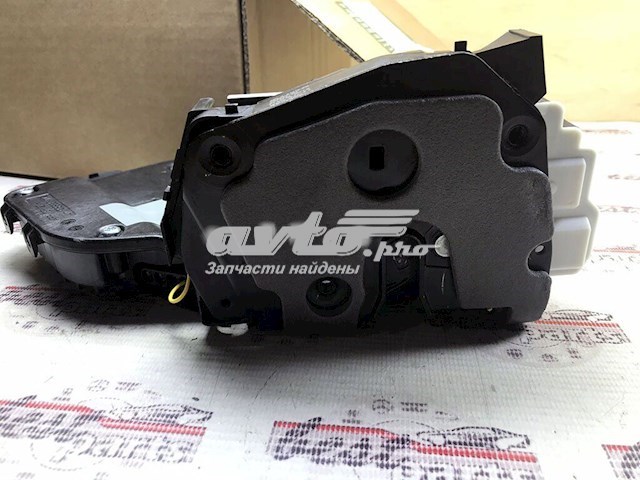 Замок передньої лівої двері LR078731 Land Rover