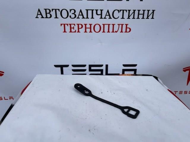 111912100C Tesla 