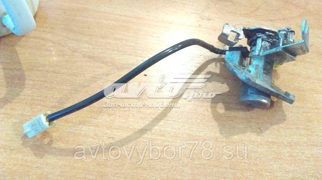  Личинка замка кришки багажника Toyota Camry 6