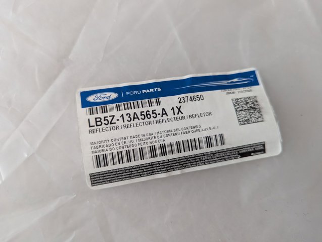 ZFD1665R Signeda Правий відбивач бампера