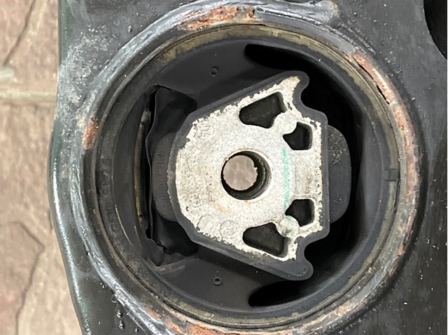 Підрамник передньої підвіски VAG 5C0199369H ціна, від 84.36 USD