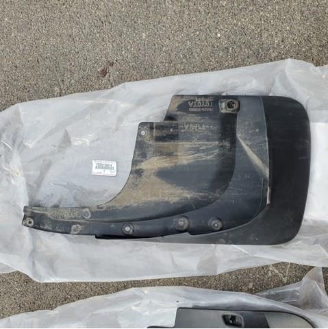 Бризковики задній, лівий Toyota PZ32060014 ціна, від 62.08 USD