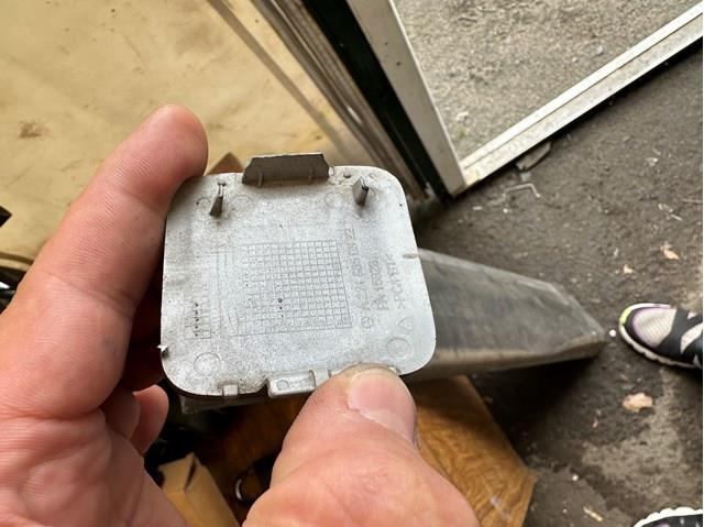 1308835 Autotechteile Заглушка бампера буксирувального гака, передня