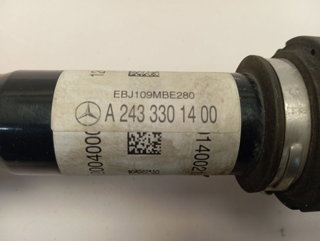 Піввісь (привід) передня A2433301500 Mercedes