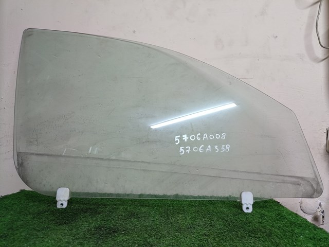 Скло передніх дверей, правою 5706A358 Mitsubishi