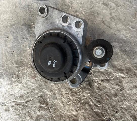 DG936F012DB Ford Права подушка мотора