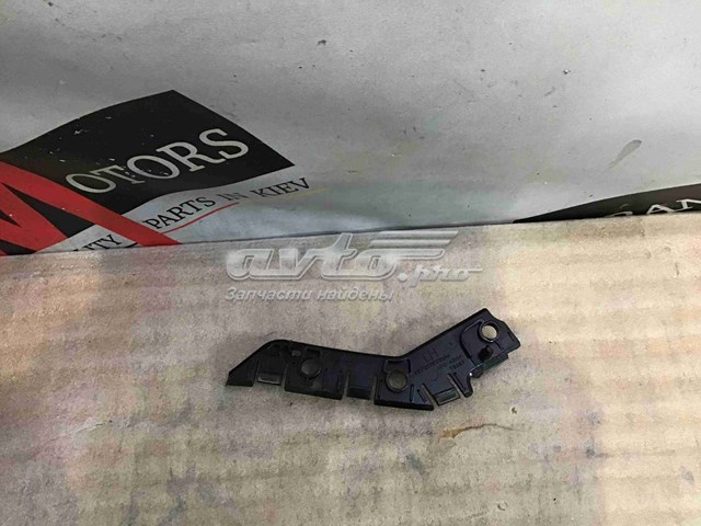 Направляюча переднього бампера, ліва Land Rover LR077883