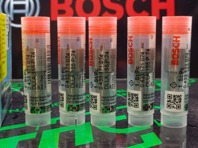 Розпилювач дизельної форсунки Bosch DLLA155P74