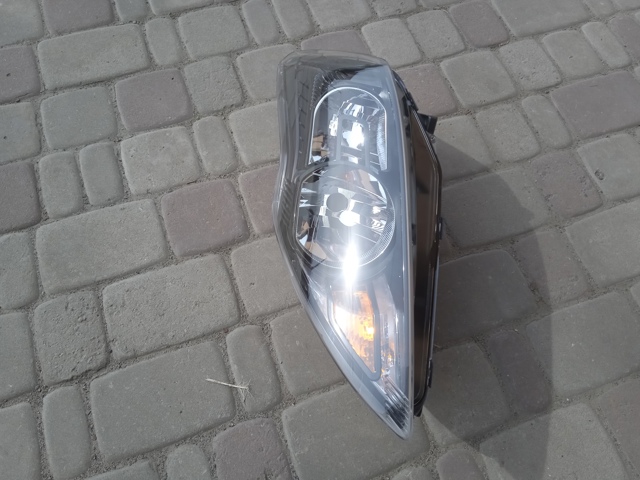 Фара ліва 3205093E Polcar