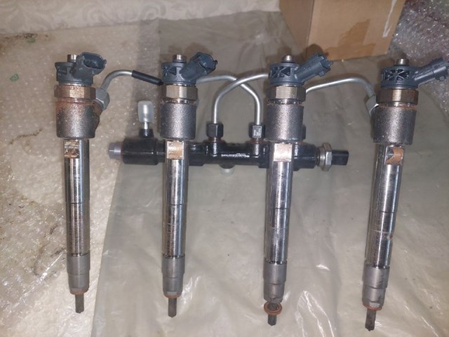 Рампа форсунок системи упорскування палива Peugeot/Citroen 9821399680 ціна, від 55.12 USD