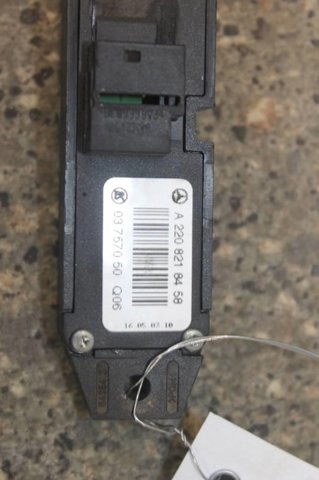 Купити A2208218458 Mercedes Блок кнопок центральної консолі