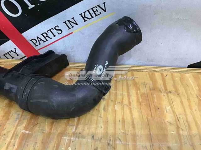 Купити LR035627 Land Rover Шланг/патрубок радіатора охолодження, нижній