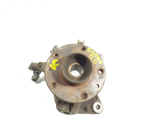 Цапфа - поворотний кулак передній, правий 8200881916 Nissan/Infiniti