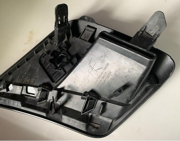 Решітка переднього бампера, права Toyota 5314178030