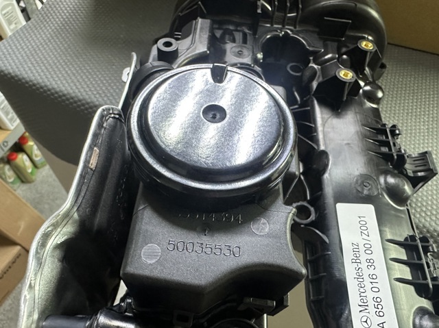 Клапанна кришка A6560107001 Mercedes