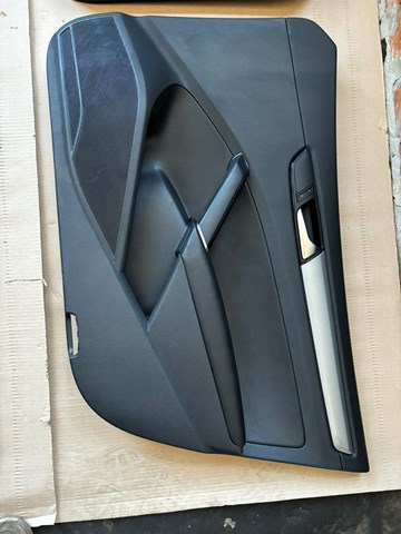 Обшивка-облицювання передньої двері, правою, внутрішня Volkswagen Passat (A32, A33) (Фольцваген Пассат)