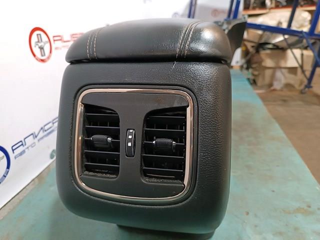 5UQ80ML2AB Chrysler 