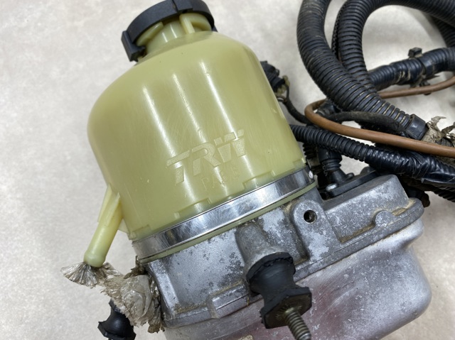 Купити 93179568 General Motors Насос гідравліки