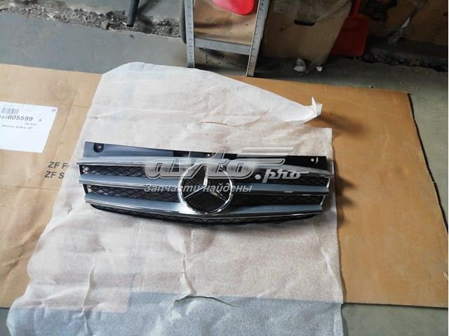 Решітка радіатора A63988000839775 Mercedes
