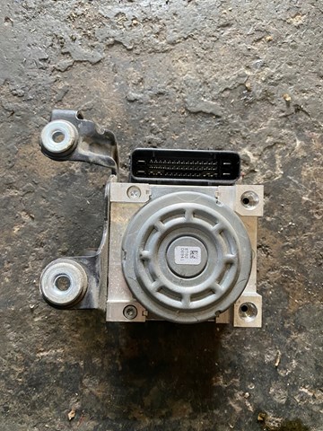 DG9Z2C215D Ford 