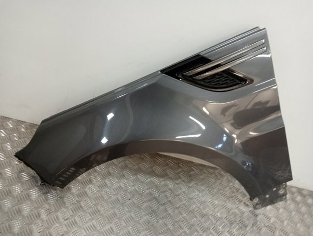 Бічна частина передня ліва Land Rover LR061824