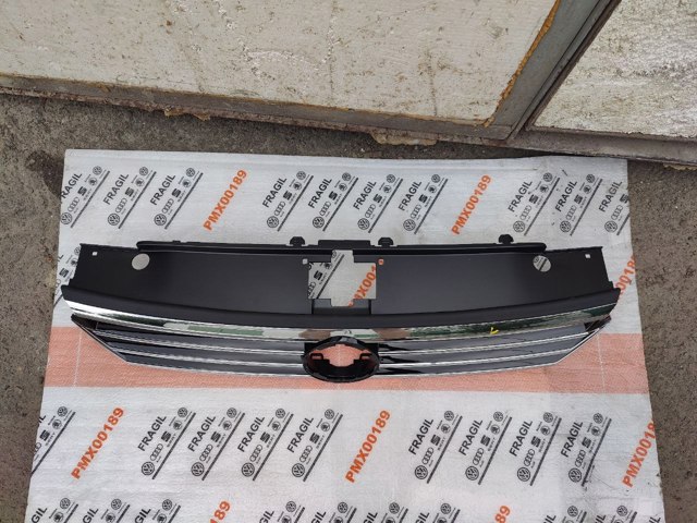 3G0853653 VAG Решітка радіатора