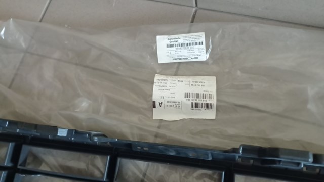Купити 95B807683J1E0 Porsche Решітка переднього бампера, центральна